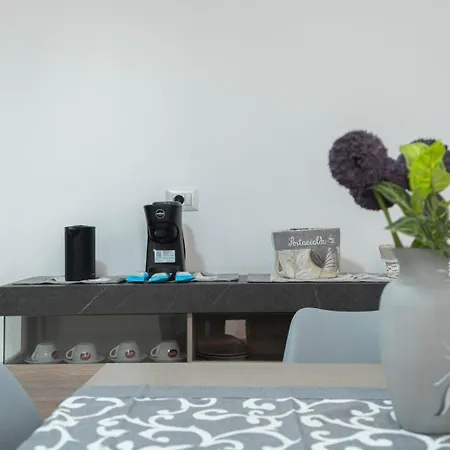 Kleos Apartment *